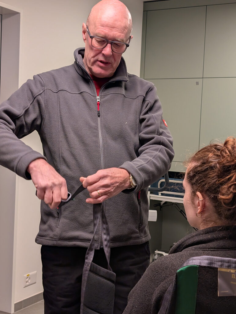 Instruktion im Flamingo Kinderhospiz