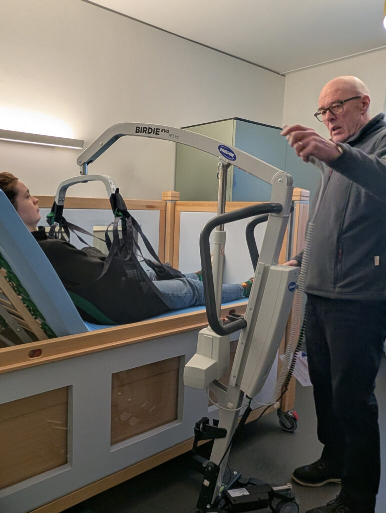 Instruktion im Flamingo Kinderhospiz