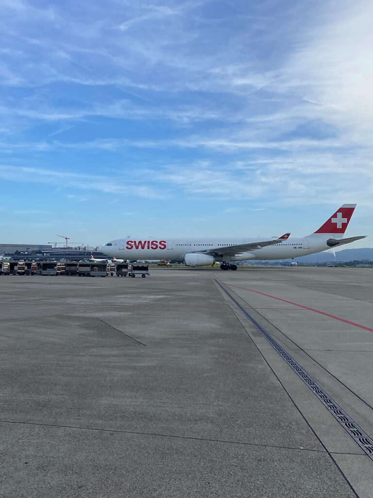 Flugzeuge im Flughafen Zürich